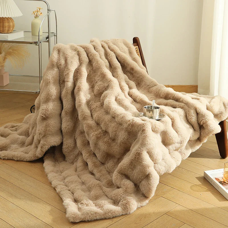 Luxury Faux Fur Bed Blanket | Bedroom Throw | Ultra-Soft Textured Fleece