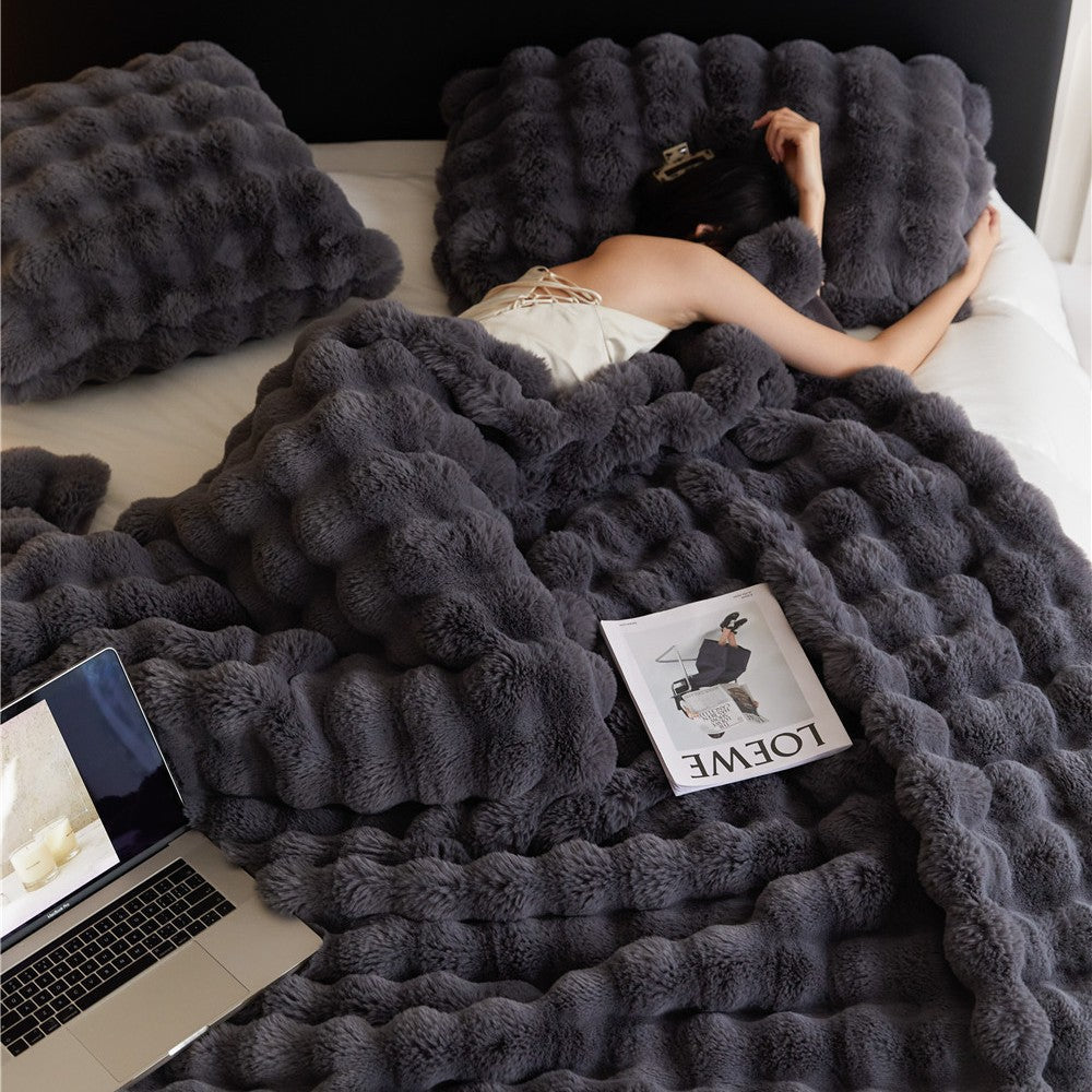 Luxury Faux Fur Bed Blanket | Bedroom Throw | Ultra-Soft Textured Fleece