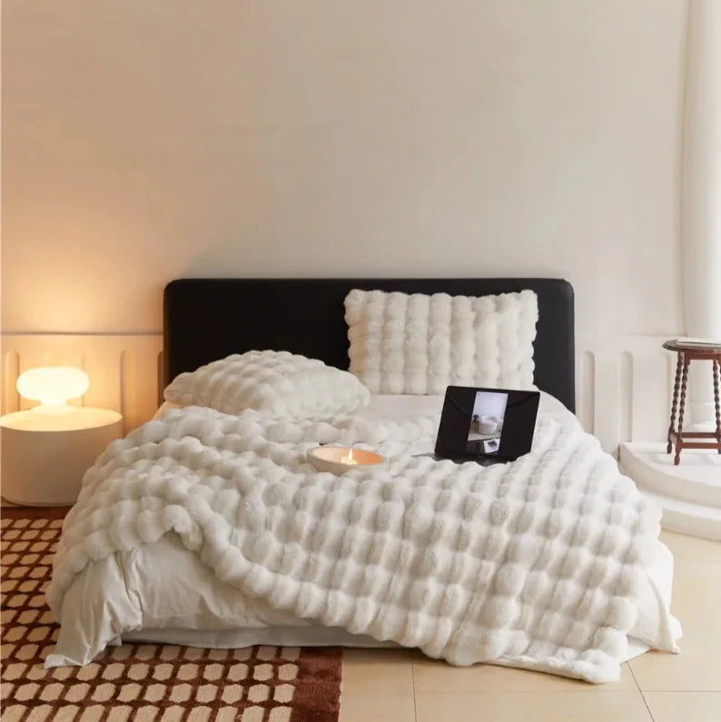 Luxury Faux Fur Bed Blanket | Bedroom Throw | Ultra-Soft Textured Fleece