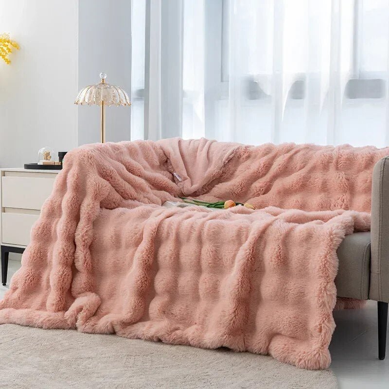 Plush Winter Throw Blanket | Cozy Home Textile | Ultra-Soft Microfiber