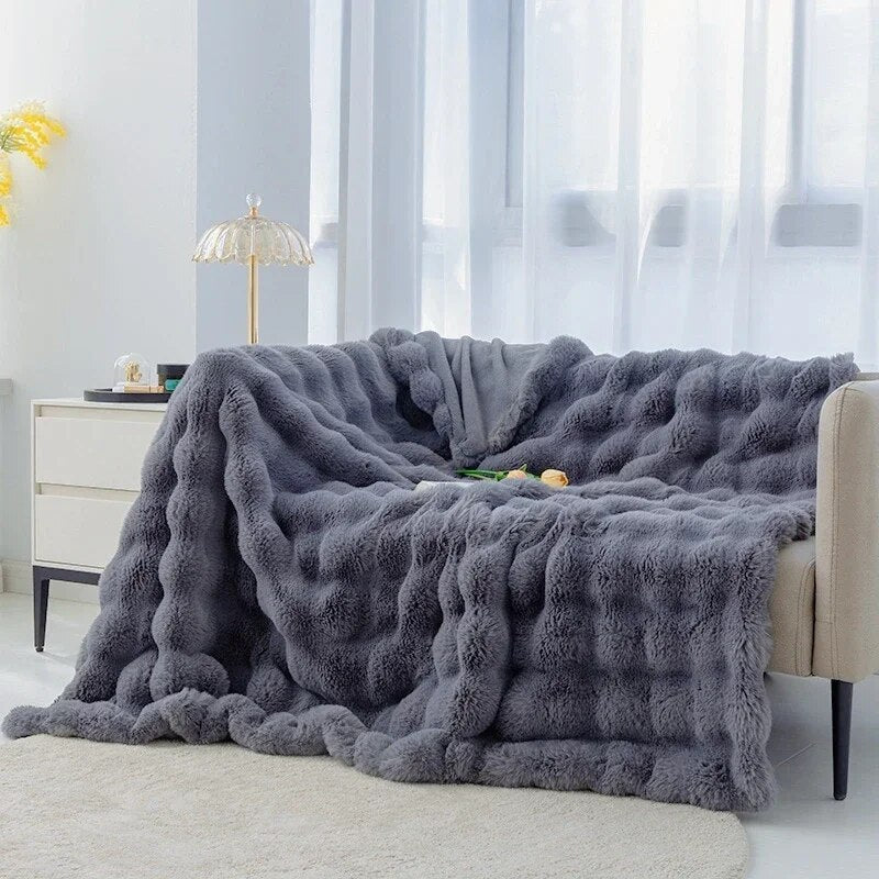 Plush Winter Throw Blanket | Cozy Home Textile | Ultra-Soft Microfiber